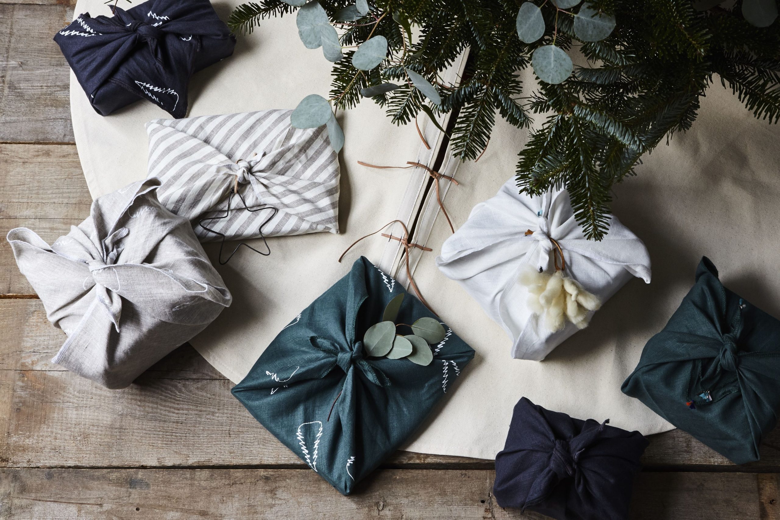 How to Wrap Gifts for Christmas