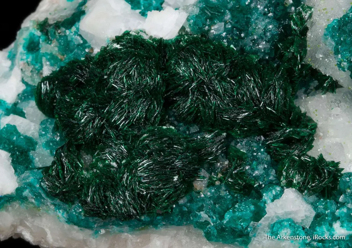 can dioptase and malachite be kept in same pouch