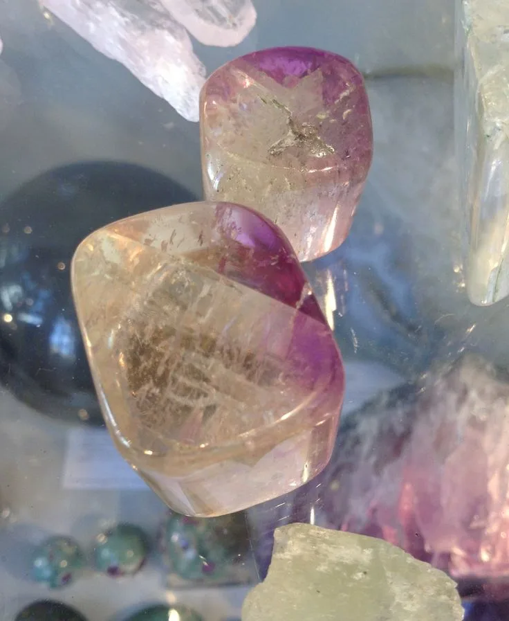 Can Kunzite & Hiddenite Balance Your Heart Chakra?