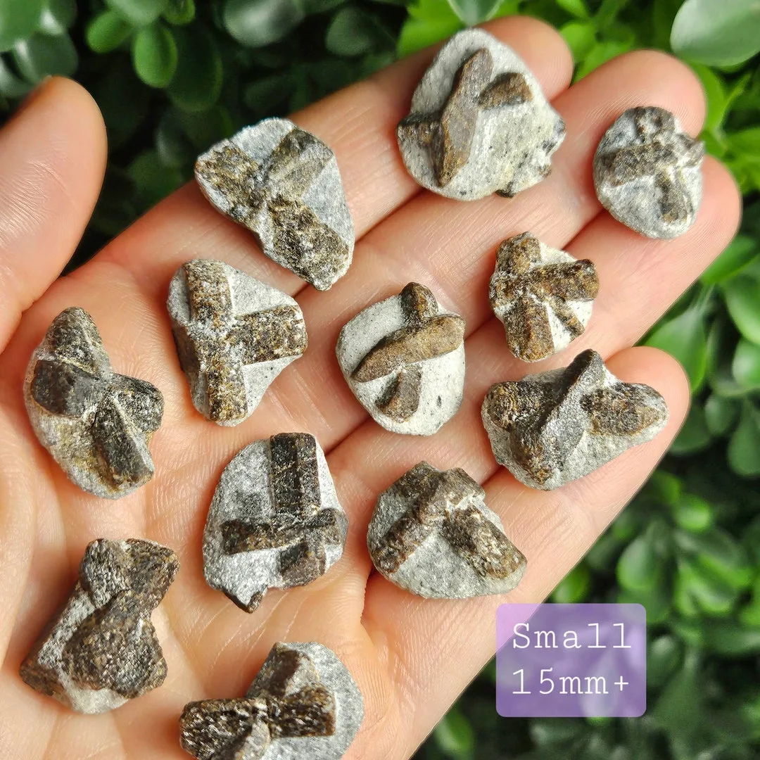can staurolite and chiastolite be paired for psychic protection