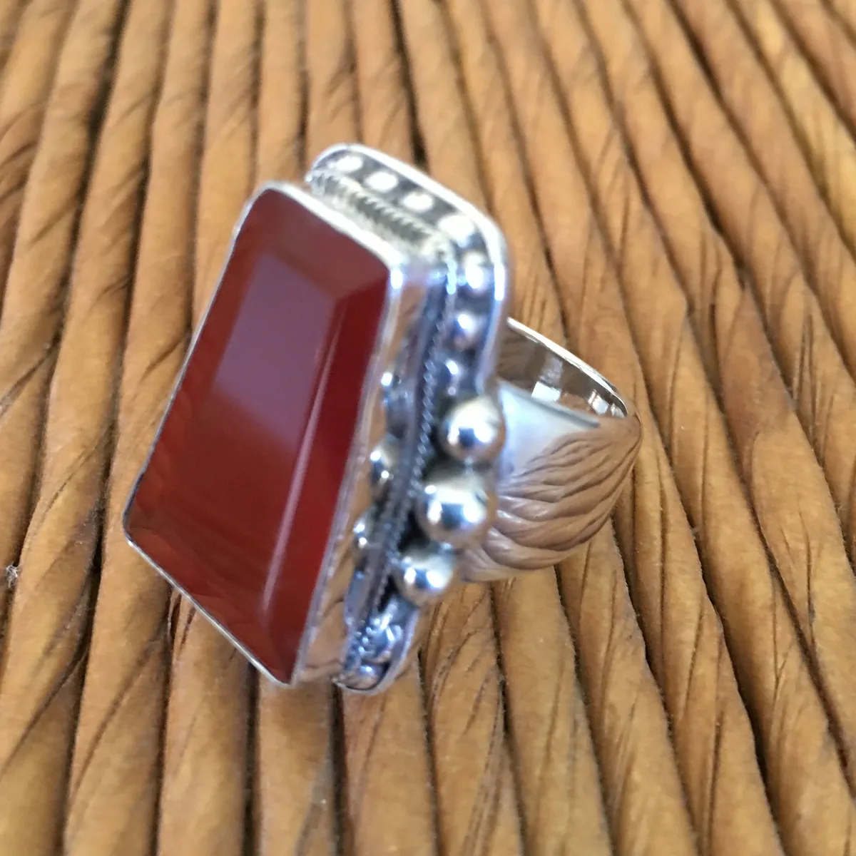 carnelian jewelry setting inspection