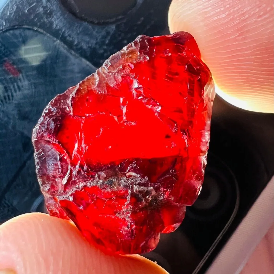 Fake Garnet vs Real Glass: The Specific Gravity Test