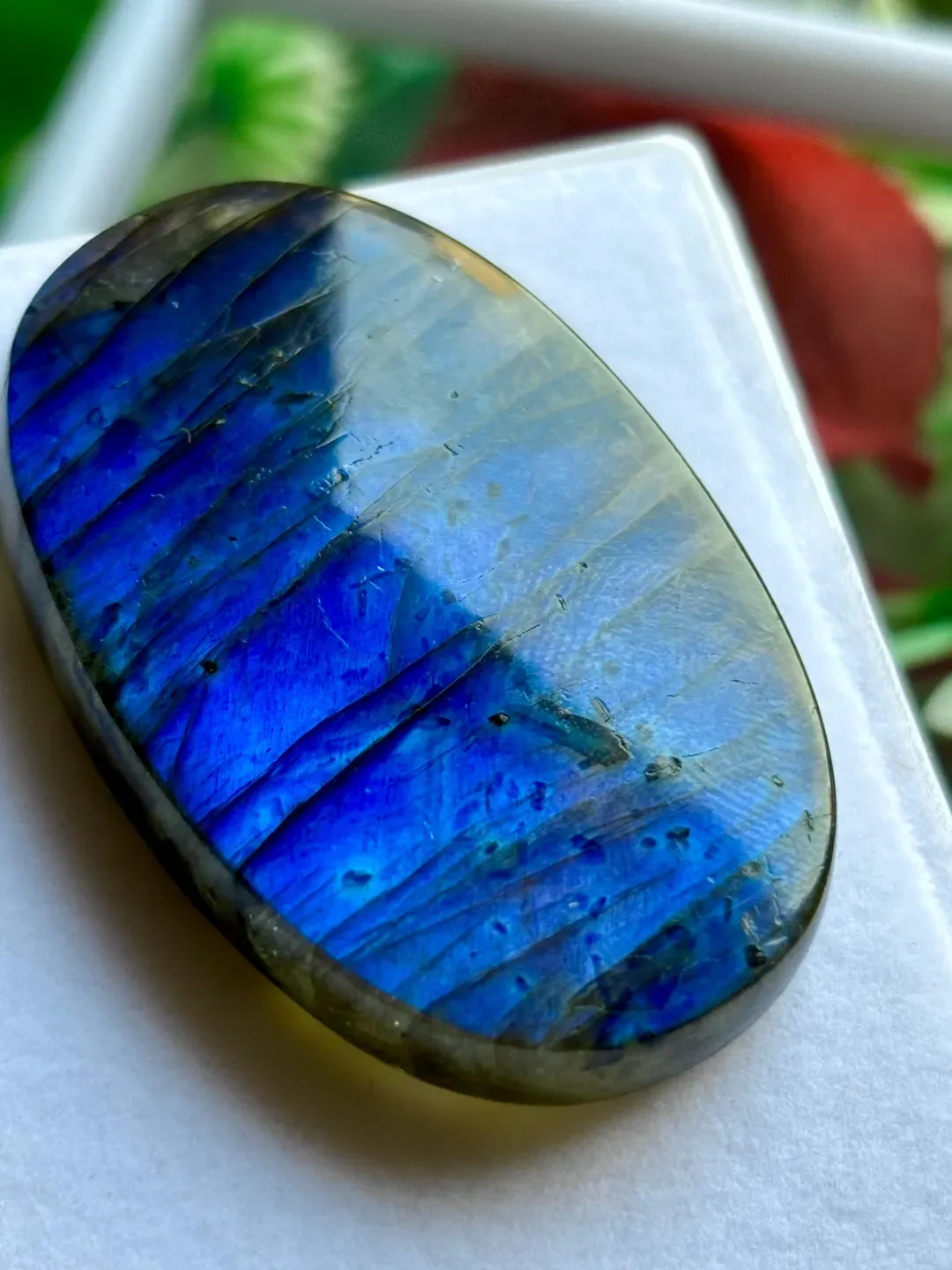 Fake vs Real Labradorite: Check the Schiller Effect