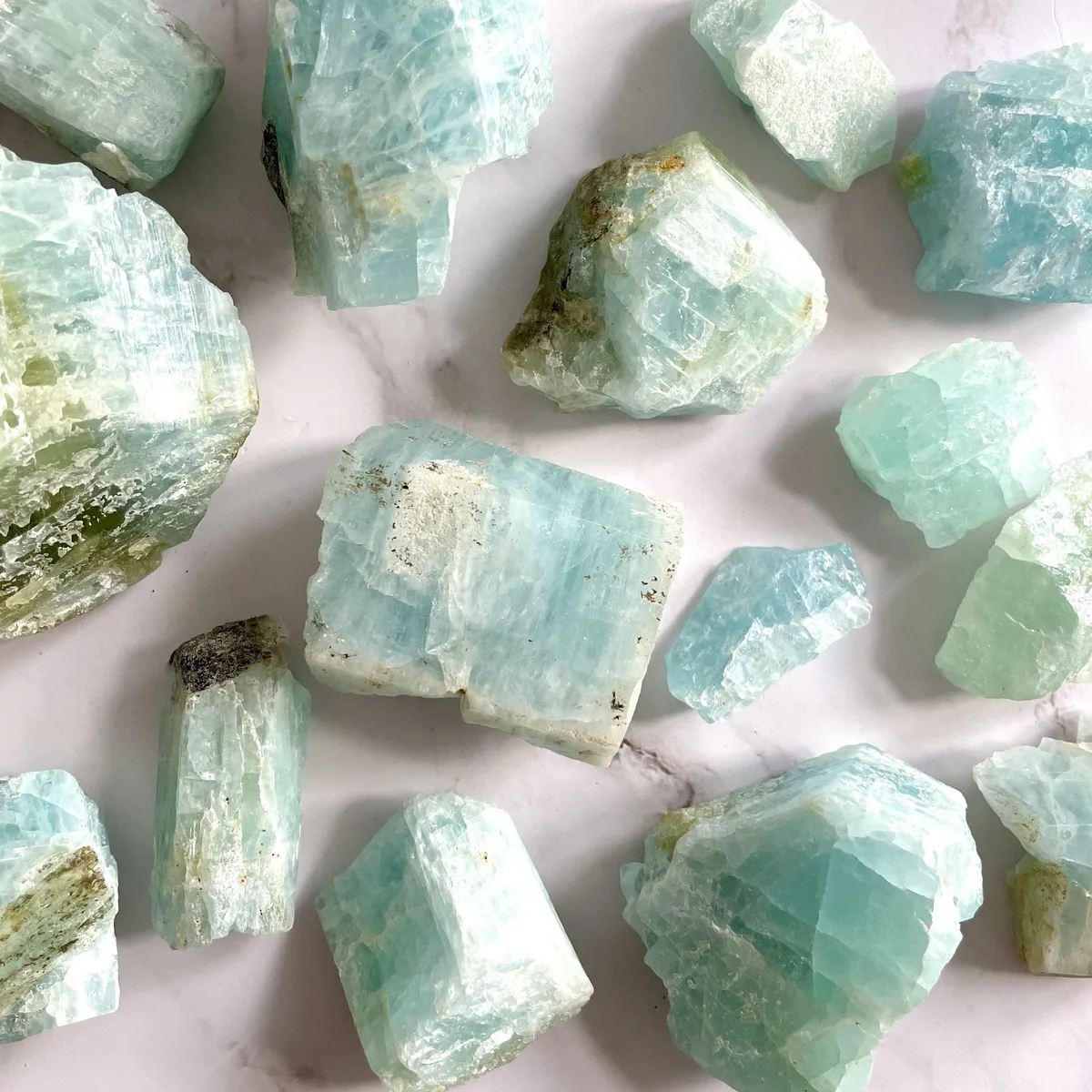 how to tell if aquamarine is blue glass or real beryl