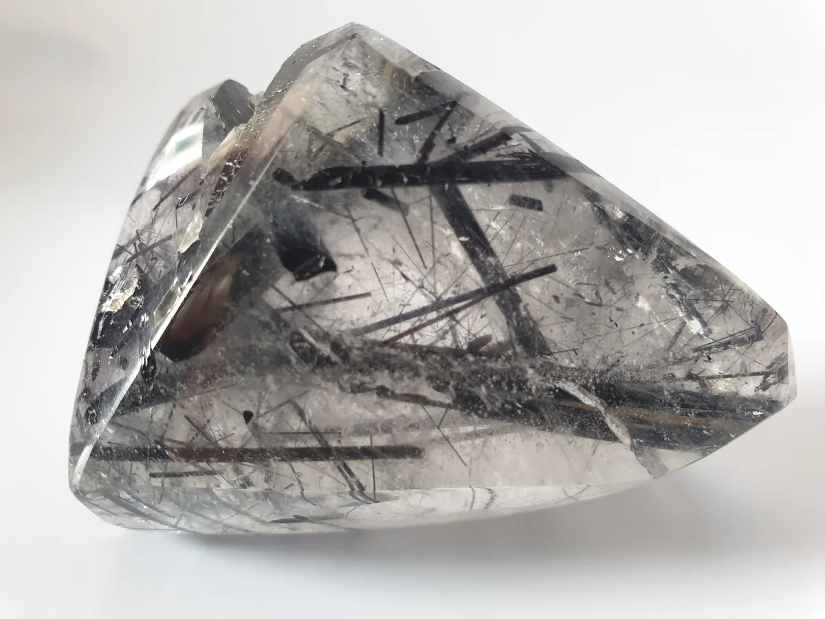 Real vs Fake Tourmalinated Quartz: How to Spot the Truth
