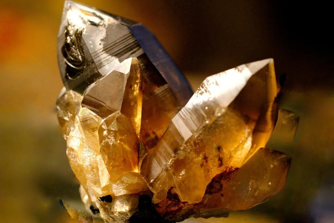 How to Spot Irradiated Clear Quartz vs. Real Smoky