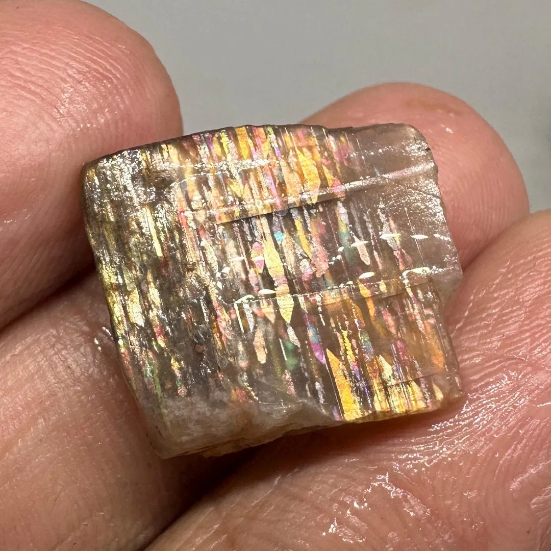 Sunstone (Hedenbergite/Ilmenite Feldspar)