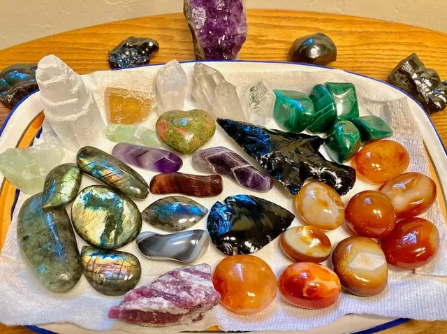 Crystals You Should Never Pair With Carnelian